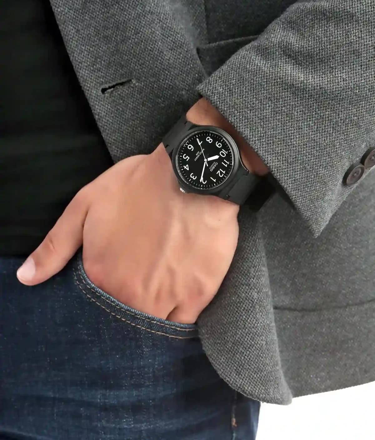 Мъжки аналогов часовник CASIO - Casio Collection - MW-240-1BVDF