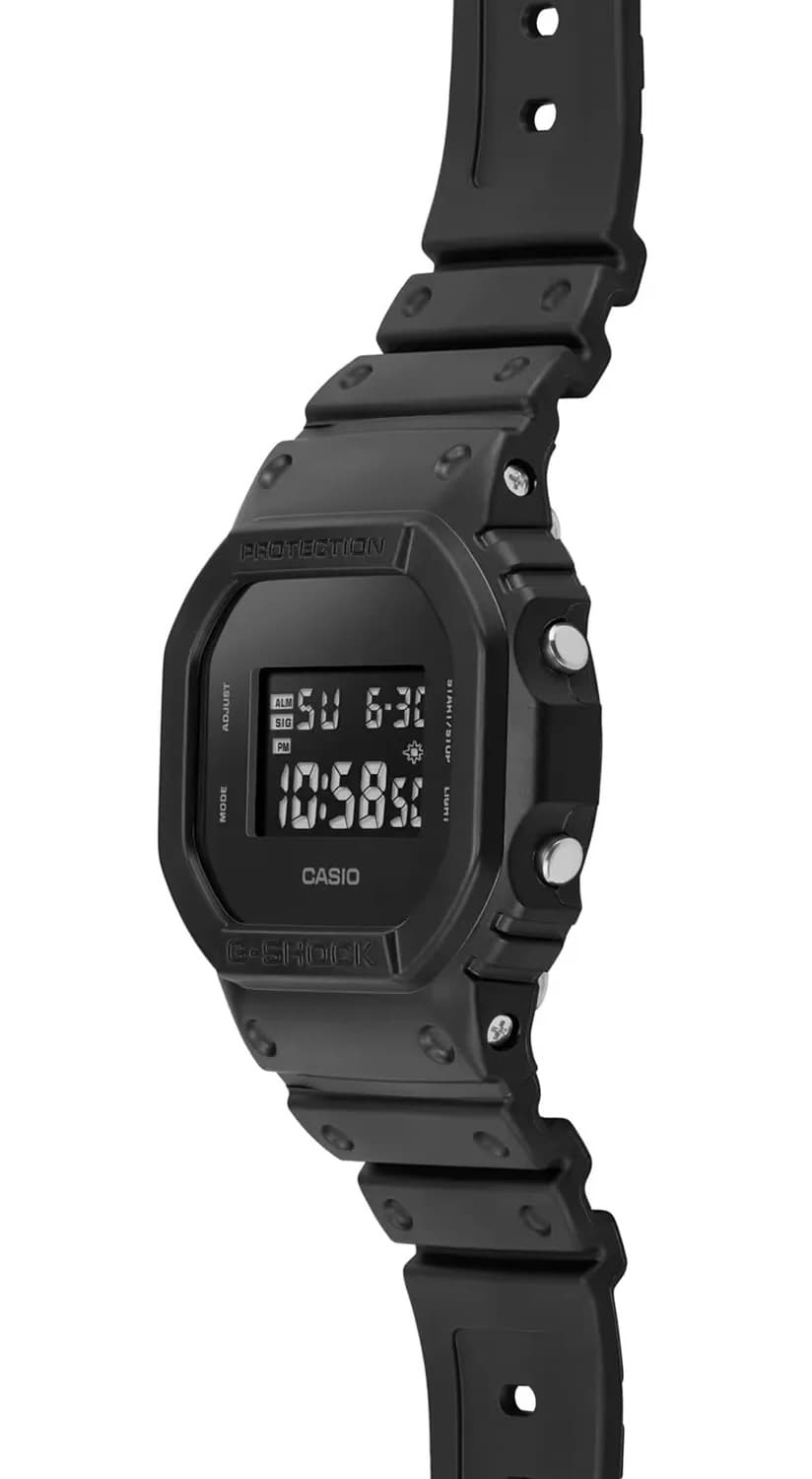 Мъжки часовник Casio G-Shock - DW-5600UBB-1ER