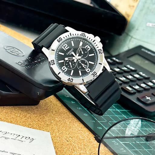 Мъжки аналогов часовник Casio Multi-Dial - Casio Collection - MTP-VD300-1BUDF